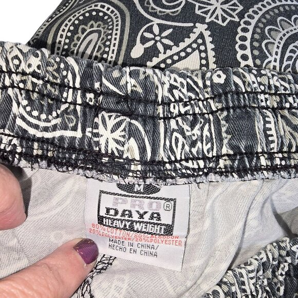 Prodaya Mens Shorts Paisley Print Elastic Waist Relaxed Fit Gray & White JJ3863 - Picture 4 of 6